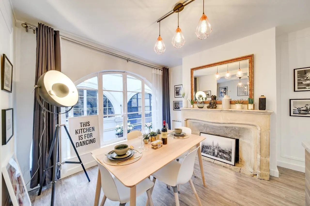 Appartamento Stunning Historical Parisian Flat - Louvre Area  Parigi