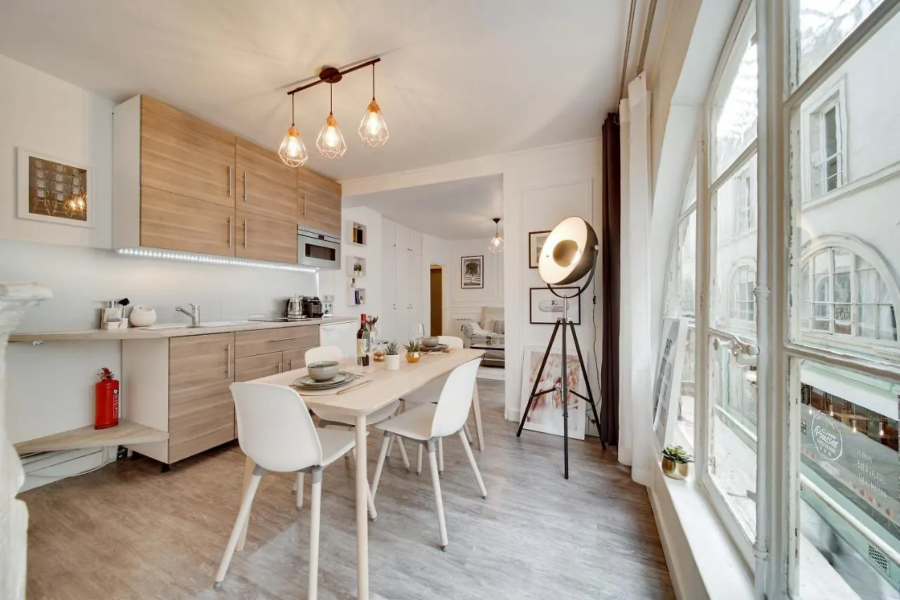 Apartament Stunning Historical Parisian Flat - Louvre Area