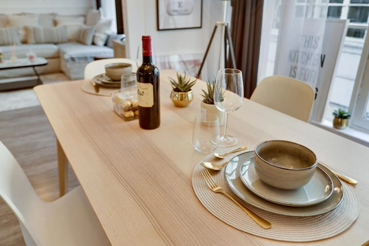 Apartament Stunning Historical Parisian Flat - Louvre Area 0*, Paryż Francja