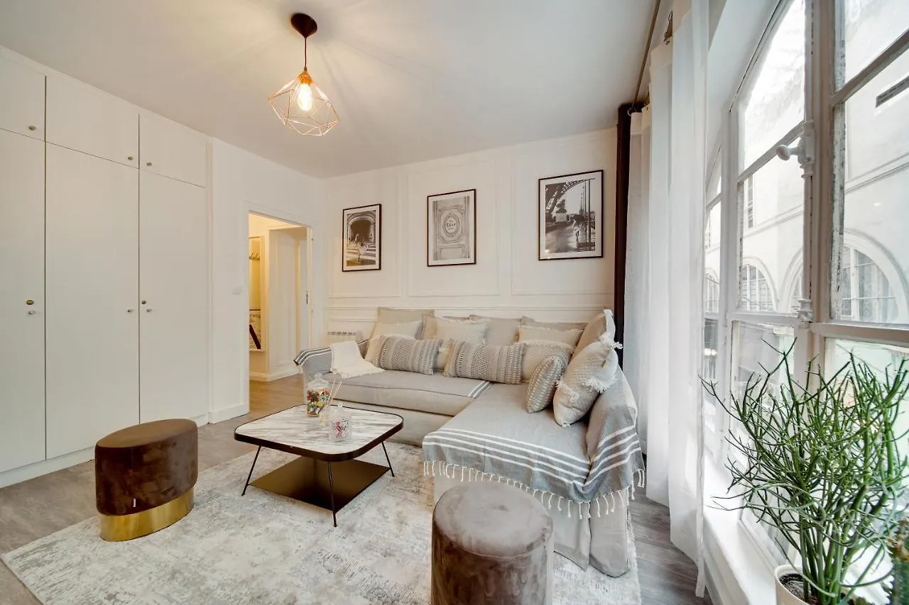 Apartament Stunning Historical Parisian Flat - Louvre Area Francja