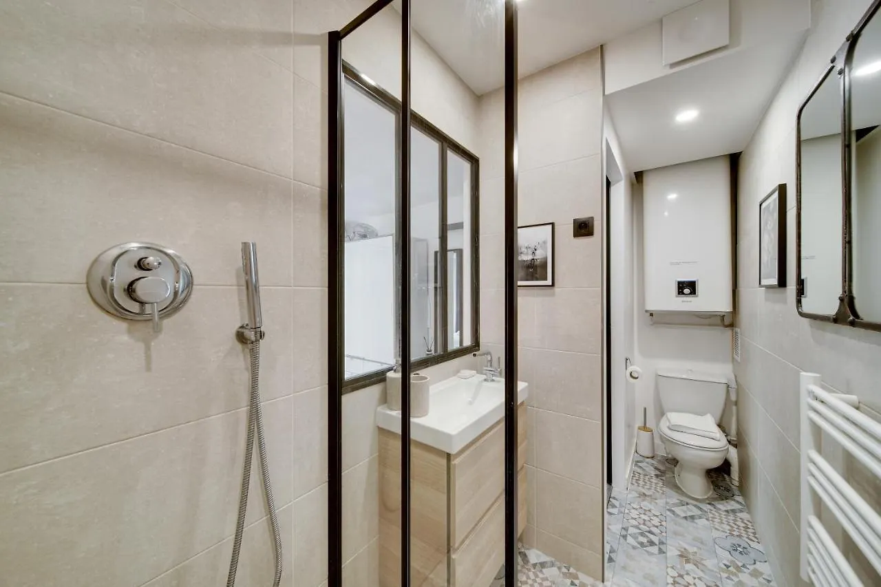 Apartament Stunning Historical Parisian Flat - Louvre Area 0*, Paryż